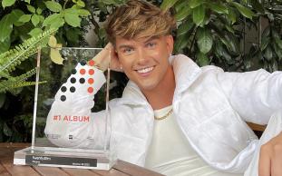 twenty4tim mit dem „Nummer 1 Award“ der Offiziellen Deutschen Charts